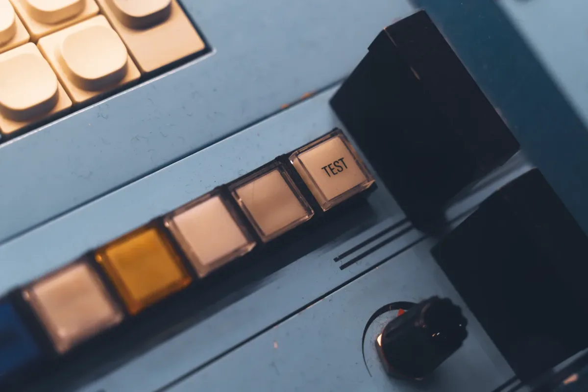 "회사 다닐 때, 니 명함 있을 때, 뭐라 좀 해둬라."